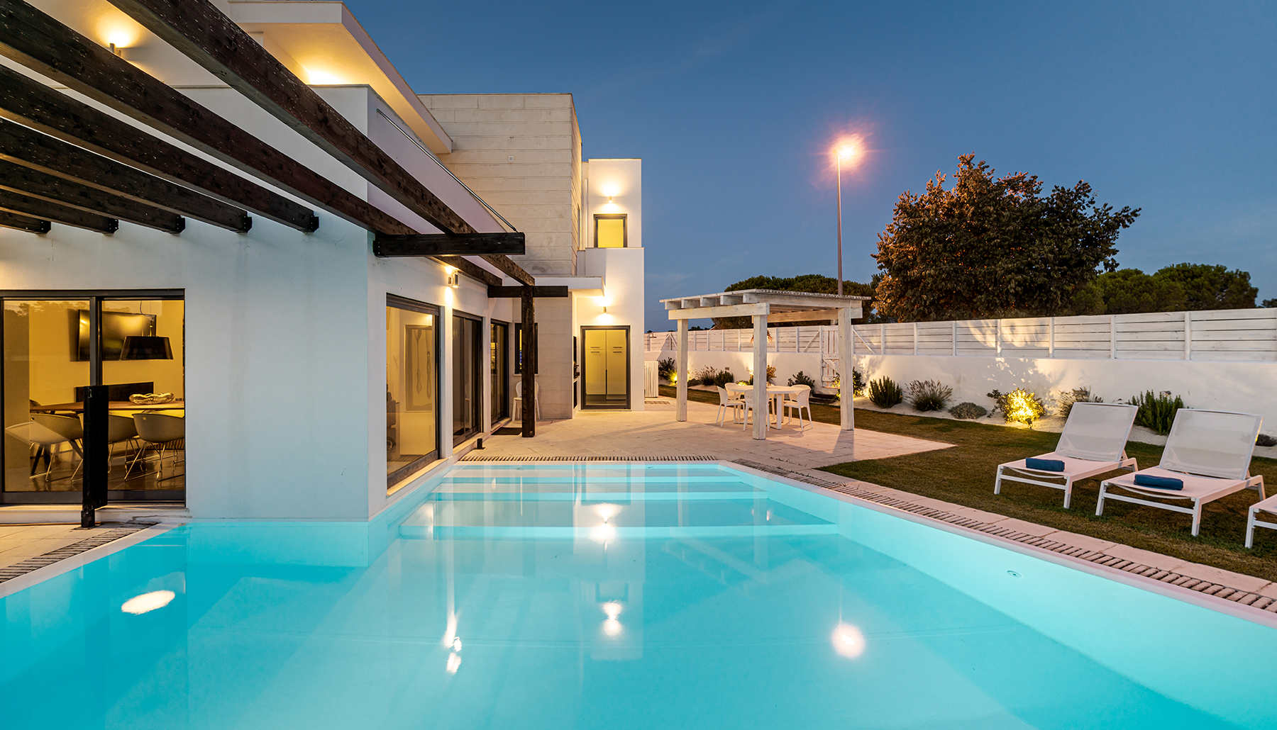 High End Swimming Pool Company 3